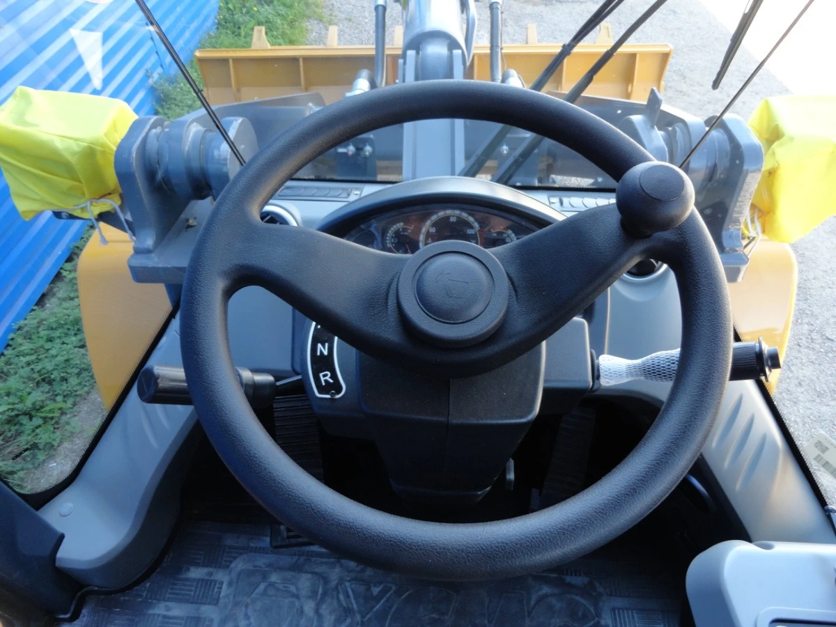 Фронтальный погрузчик XCMG ZL30GV