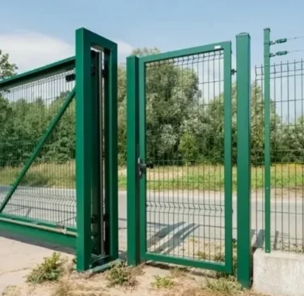 Калитка распашная сетчатая, высота 2 м.