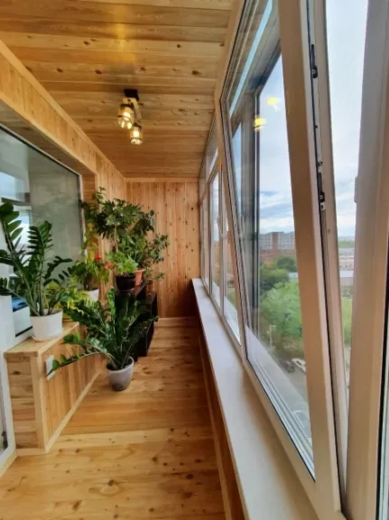 Фото для Отделка балконов и лоджий из массива дерева