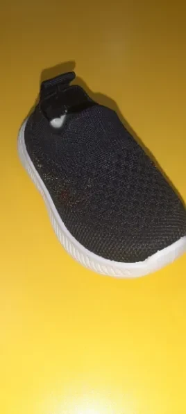 Кроссовки черные