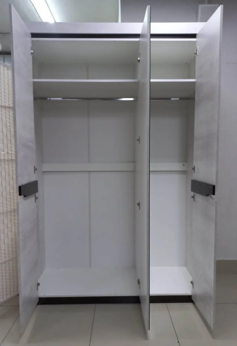 Шкаф для одежды Лючия 33.02 3-х дверный с зеркалом (Бетон пайн белый/Венге)
