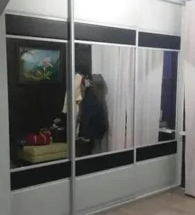Изготовим встроенный шкаф-купе мультицвет с зеркалами