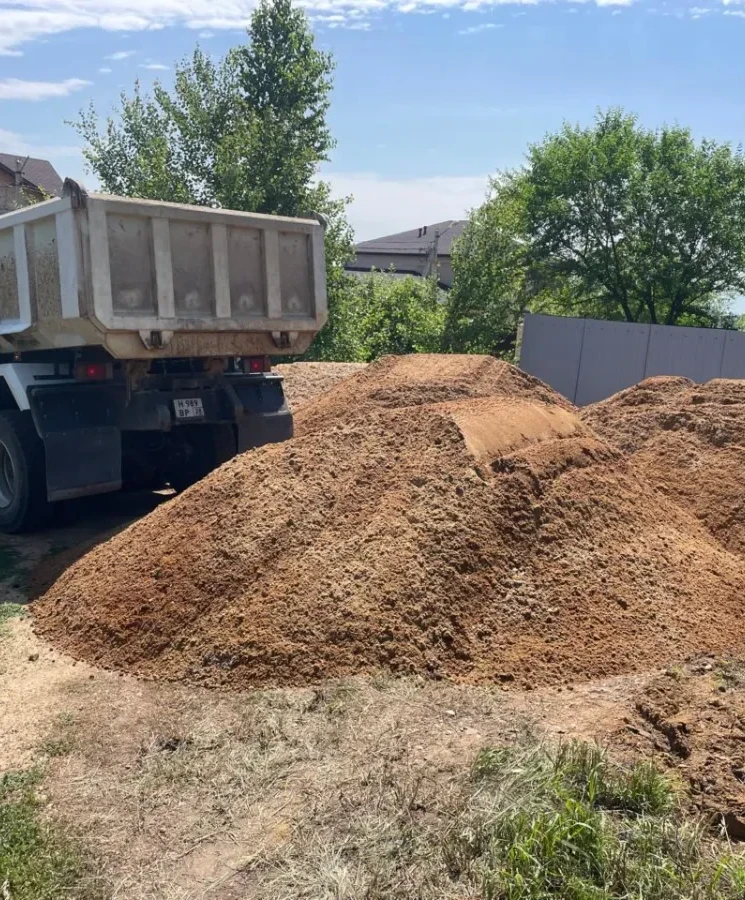 Отсыпка территорий песком, гравием. Выравнивание площадок