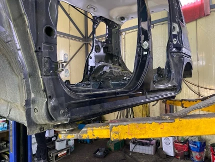 Фото для Порог кузова TOYOTA ROOMY/TANK/THOR/JUSTY M910A/M910S/M910F/M900S/M900A/M900F 1KRFE 2017/Цвет X07 перед. лев. (б/у)