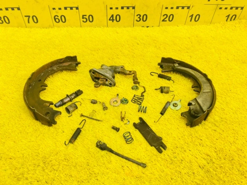 Фото для Механизм стояночного тормоза TOYOTA LAND CRUISER UZJ100W 2UZFE 2002/Цвет 8L4 задн. прав. (б/у)