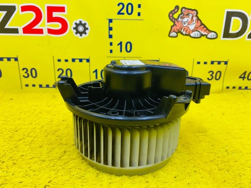 Фото для Мотор печки TOYOTA LAND CRUISER PRADO TRJ120W 2TRFE 2008/Цвет 202 перед. (б/у)