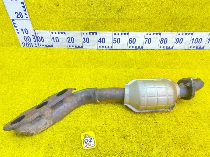 Фото для Катализатор TOYOTA/LEXUS CROWN/CROWN ATHLETE/MARK X/IS250/GS350 GRS211/GRX135/GRL15/GSE35 4GRFSE/2GRFSE 2013 перед. прав. (б/у)