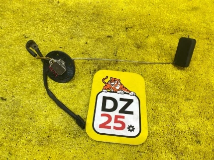 Фото для Датчик уровня топлива TOYOTA LAND CRUISER PRADO KZJ78W/KZJ78G/KZJ71G/KZJ71W 1KZTE 1996/Цвет 26Z задн. (б/у)