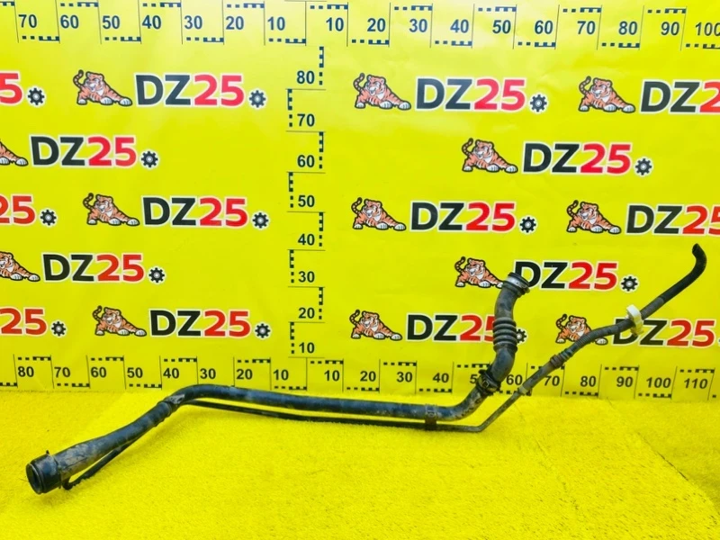 Фото для Горловина топливного бака TOYOTA LAND CRUISER PRADO VZJ121W 5VZFE 2002/Цвет 1D4 задн. (б/у)