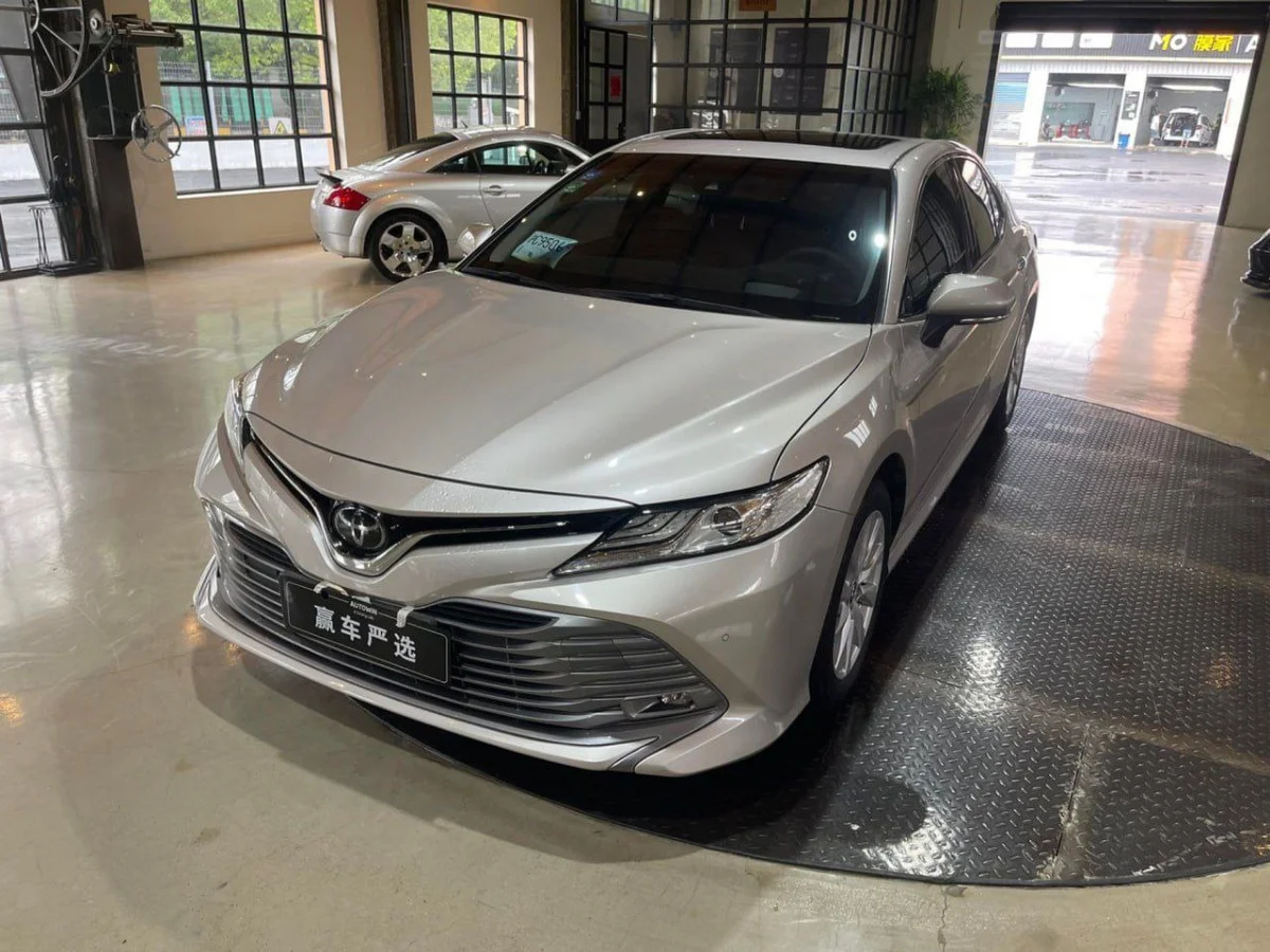 TOYOTA CAMRY 2020 год