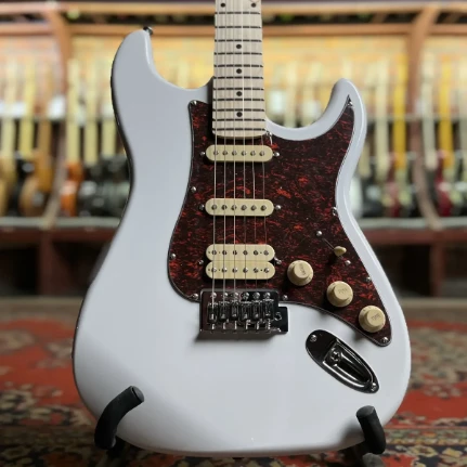 Фото для Электрогитара DeMarco DMSEST250 Stratocaster HSS White, DeMarco (ДеМарко)