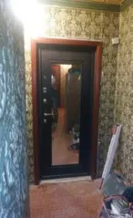 Установка входной распашной двери для жилых помещений